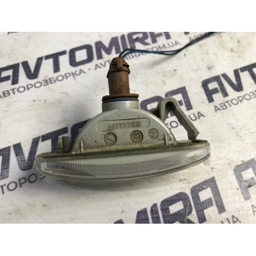 Повторитель поворота в крыло Fiat Punto 2005-2018 51717793